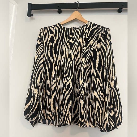 Who What Wear Tops - Who What Wear Printed Blouse. Size Small. Like new